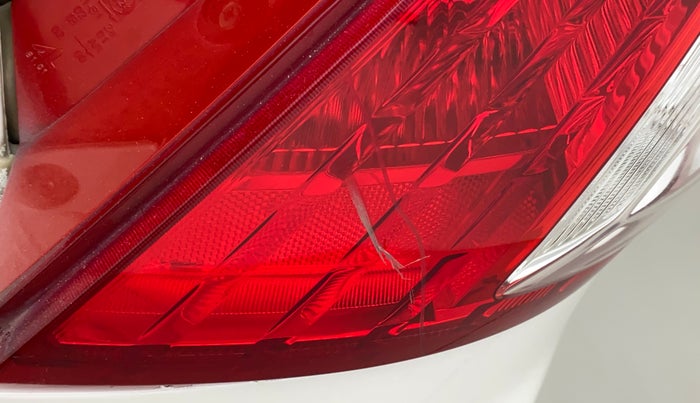 2015 Maruti Swift ZDI, Diesel, Manual, 1,34,557 km, Right tail light - Minor scratches