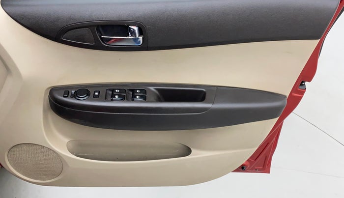 2012 Hyundai i20 SPORTZ 1.4 CRDI, Diesel, Manual, 84,002 km, Driver Side Door Panels Control