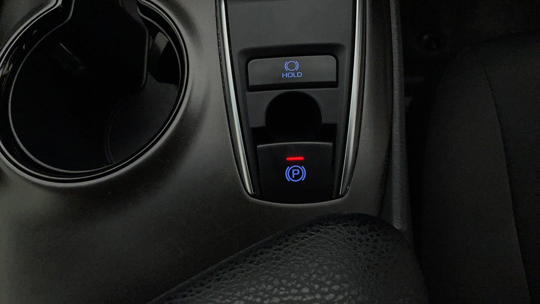 2022 Toyota Camry Ascent, Automatic, 90668 km, Handbrake