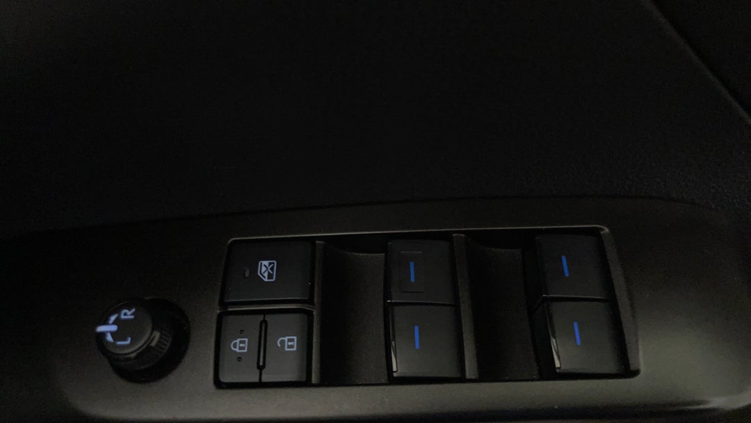 2022 Toyota Camry Ascent, Automatic, 90668 km, Drivers Side Door Panel Controls