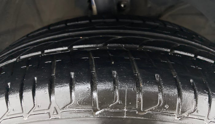 2019 Maruti Baleno ZETA PETROL 1.2, Petrol, Manual, 48,170 km, Right Front Tyre Tread