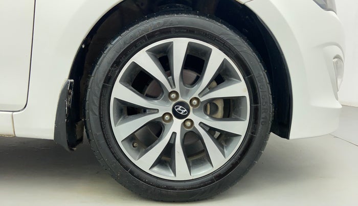 2016 Hyundai Verna FLUIDIC 1.6 VTVT SX AT, Petrol, Automatic, 60,409 km, Right Front Tyre
