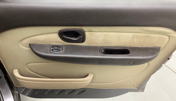 2013 Hyundai Santro Xing GL PLUS, Petrol, Manual, 51,645 km, Driver Side Door Panels Control