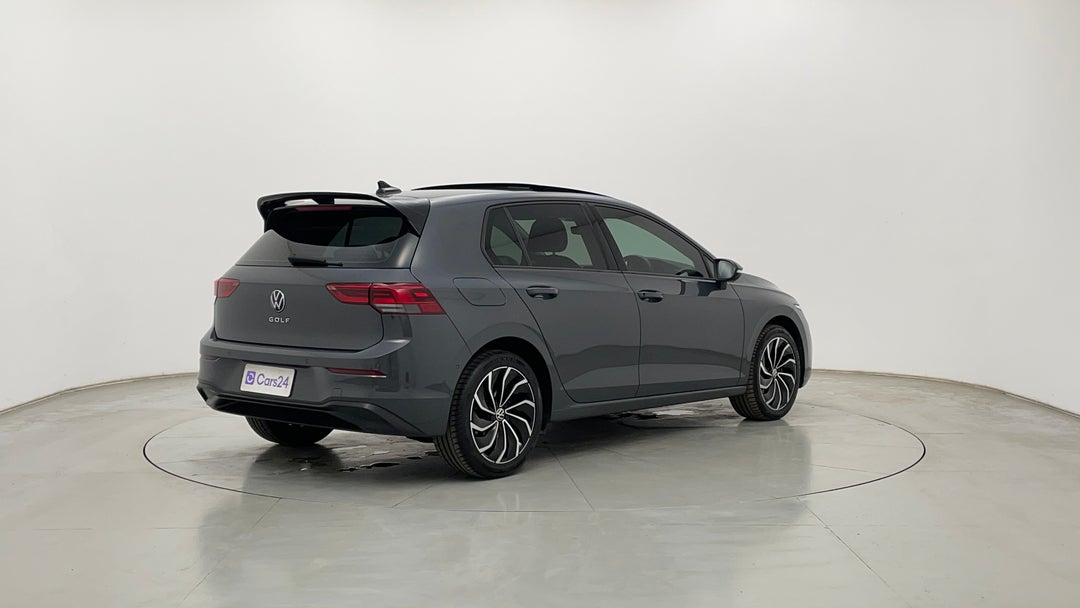 Right Back Diagonal (45- Degree) View