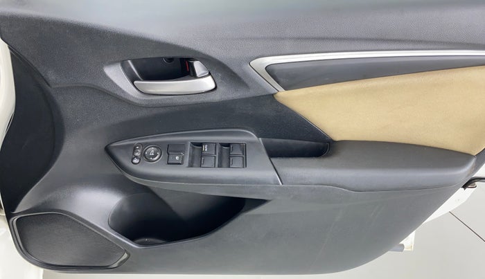 2015 Honda Jazz 1.2 V MT, Petrol, Manual, 48,134 km, Driver Side Door Panels Control