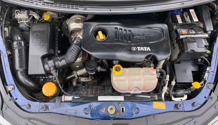 2018 Tata Hexa Varicor 400 XTA, Diesel, Automatic, 27,138 km, Open Bonet