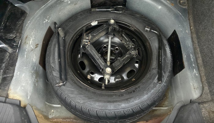 2017 Volkswagen Ameo TRENDLINE 1.2, Petrol, Manual, 63,316 km, Spare Tyre