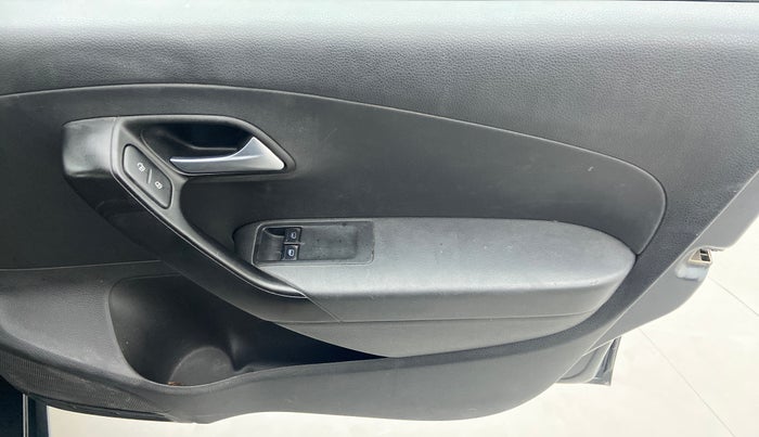 2017 Volkswagen Ameo TRENDLINE 1.2, Petrol, Manual, 63,316 km, Driver Side Door Panels Control