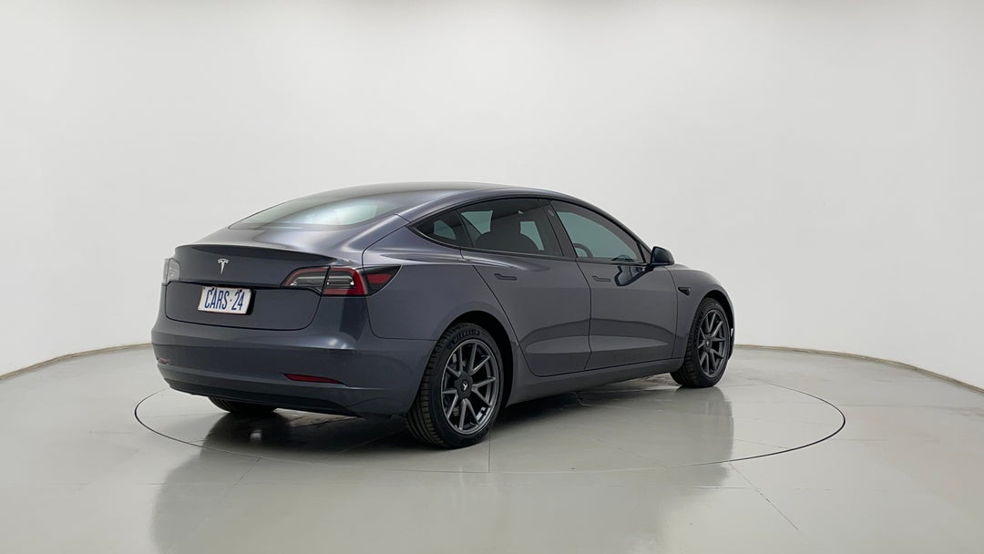 Right Back Diagonal (45- Degree) View