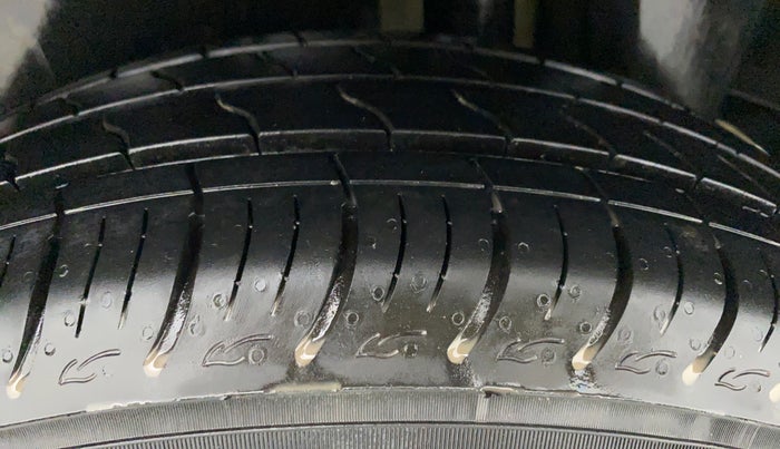 2018 Maruti Ciaz ZETA 1.4 VVT, Petrol, Manual, 37,407 km, Left Rear Tyre Tread