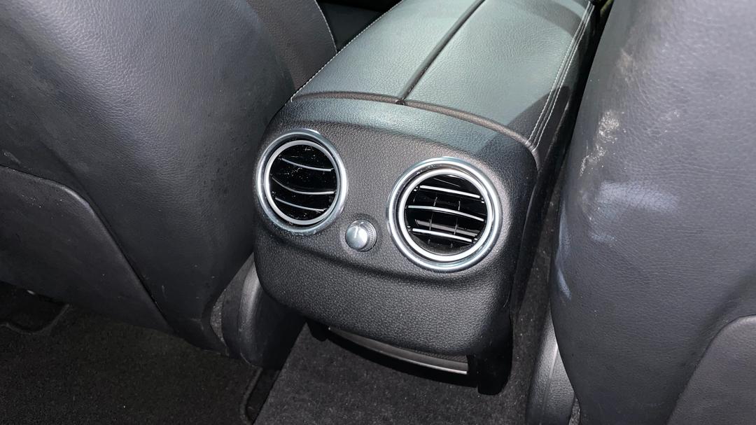 2019 Mercedes-benz C200 Eq (hybrid), Automatic, 70508 km, Rear A/C Vent