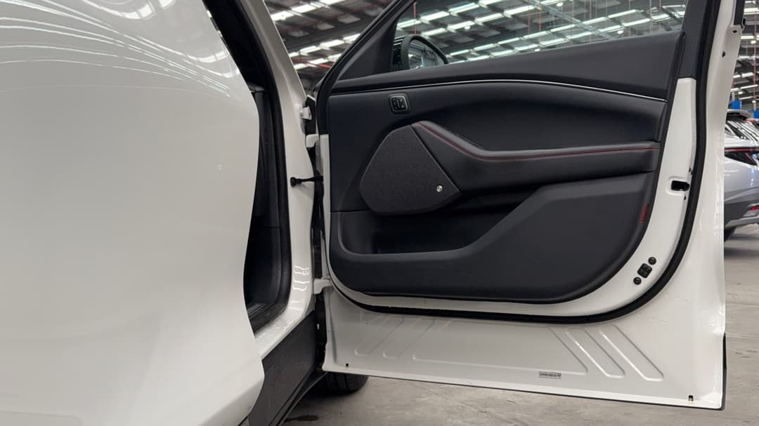 2023 Ford Mustang Mach-e Premium, Automatic, 63487 km, Speaker View