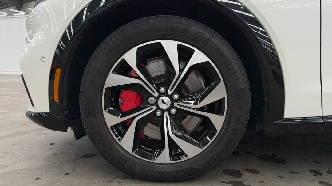 2023 Ford Mustang Mach-e Premium, Automatic, 63487 km, Left Front Wheel
