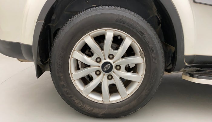 2016 Mahindra XUV500 W10, Diesel, Manual, 33,798 km, Right Rear Wheel