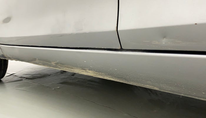2013 Maruti Swift Dzire VXI, Petrol, Manual, 88,833 km, Left running board - Slightly dented