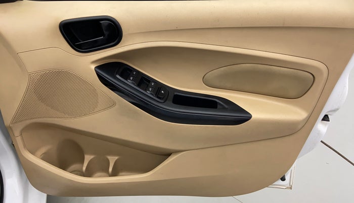 2016 Ford Figo Aspire 1.5 TITANIUM DIESEL, Diesel, Manual, 48,129 km, Driver Side Door Panels Controls