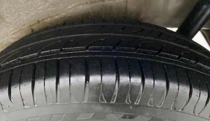 2015 Maruti Wagon R 1.0 VXI, CNG, Manual, 73,165 km, Left Rear Tyre Tread