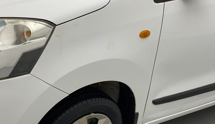 2015 Maruti Wagon R 1.0 VXI, CNG, Manual, 73,165 km, Left fender - Paint has minor damage