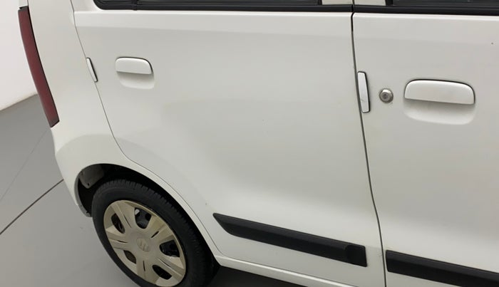 2015 Maruti Wagon R 1.0 VXI, CNG, Manual, 73,165 km, Right rear door - Paint has faded