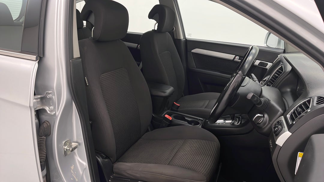 2016 Holden Captiva 7 Ls (fwd), Automatic, 115054 km, Right Side Front Door Cabin View