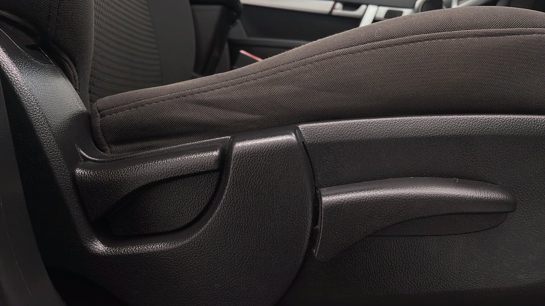 2016 Holden Captiva 7 Ls (fwd), Automatic, 115054 km, Drivers Side Adjustment Panel