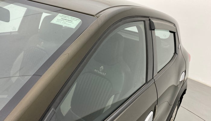 2019 Renault Kwid 1.0 RXT Opt, Petrol, Manual, 37,526 km, Front passenger door - Door visor damaged