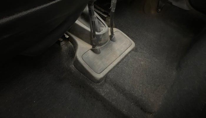 2019 Renault Kwid 1.0 RXT Opt, Petrol, Manual, 37,526 km, Flooring - Minor discolouration