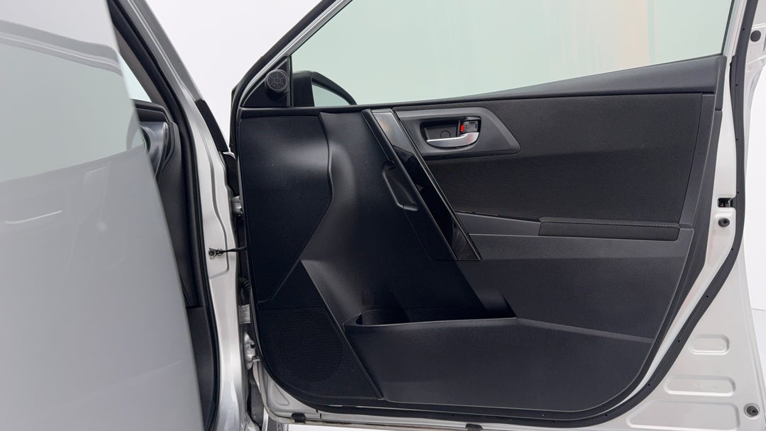 2018 Toyota Corolla Hybrid, Automatic, 67613 km, Speaker View