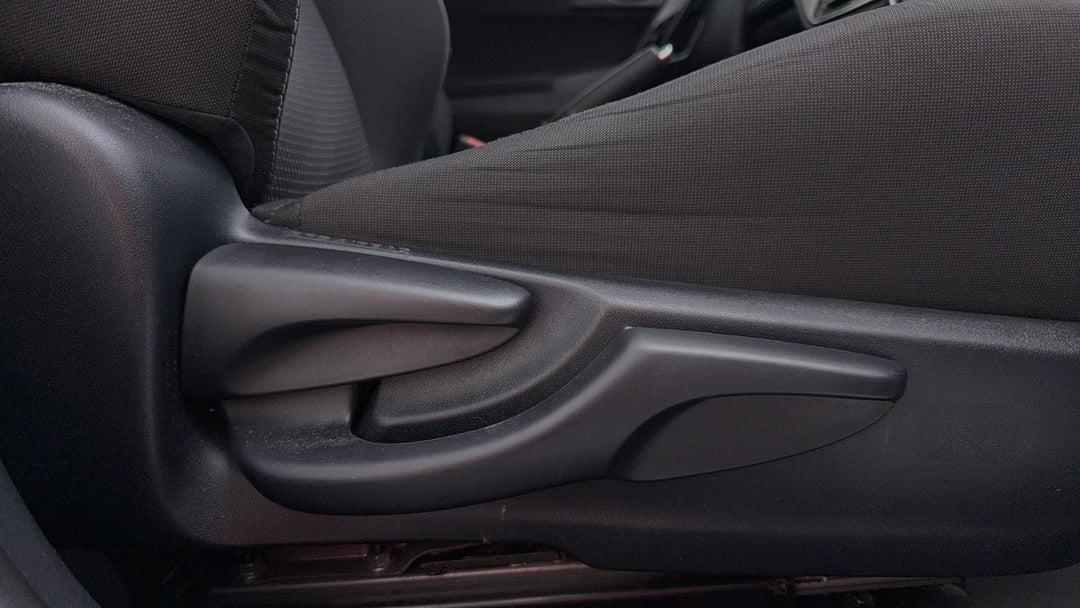 2018 Toyota Corolla Hybrid, Automatic, 67613 km, Drivers Side Adjustment Panel