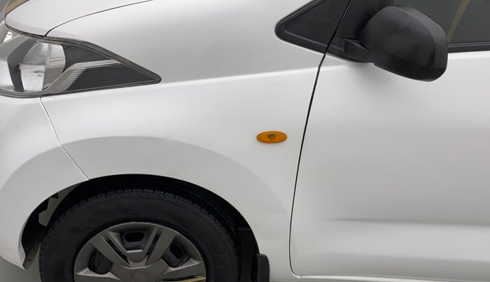 2018 Datsun Redi Go GOLD LIMITED EDITION, Petrol, Manual, 47,866 km, Left fender - Slightly dented