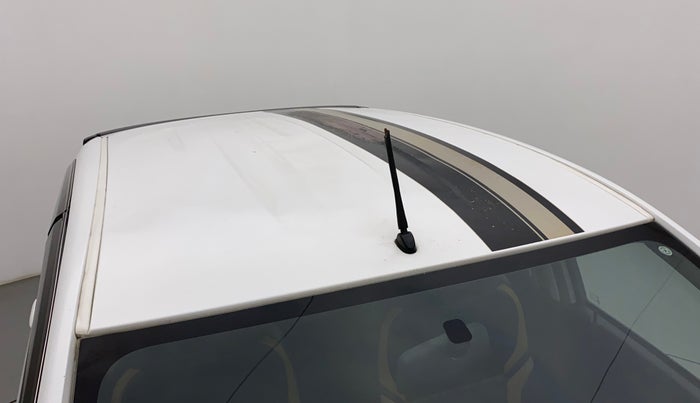 2018 Datsun Redi Go GOLD LIMITED EDITION, Petrol, Manual, 47,866 km, Roof - Graphic sticker