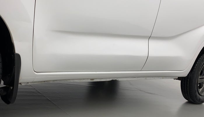 2018 Datsun Redi Go GOLD LIMITED EDITION, Petrol, Manual, 47,866 km, Left running board - Paint has minor damage