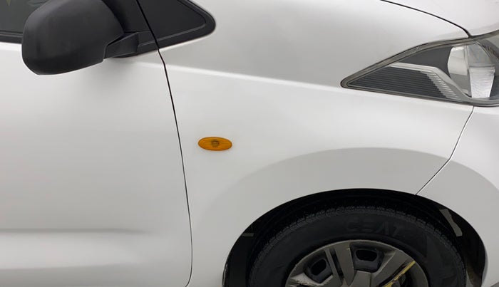 2018 Datsun Redi Go GOLD LIMITED EDITION, Petrol, Manual, 47,866 km, Right fender - Paint has minor damage
