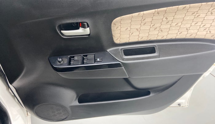 2018 Maruti Wagon R 1.0 VXI, Petrol, Manual, 45,136 km, Driver Side Door Panels Control