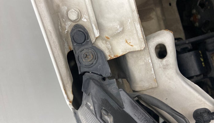 2018 Maruti Wagon R 1.0 VXI, Petrol, Manual, 45,136 km, Right headlight - Clamp has minor damage