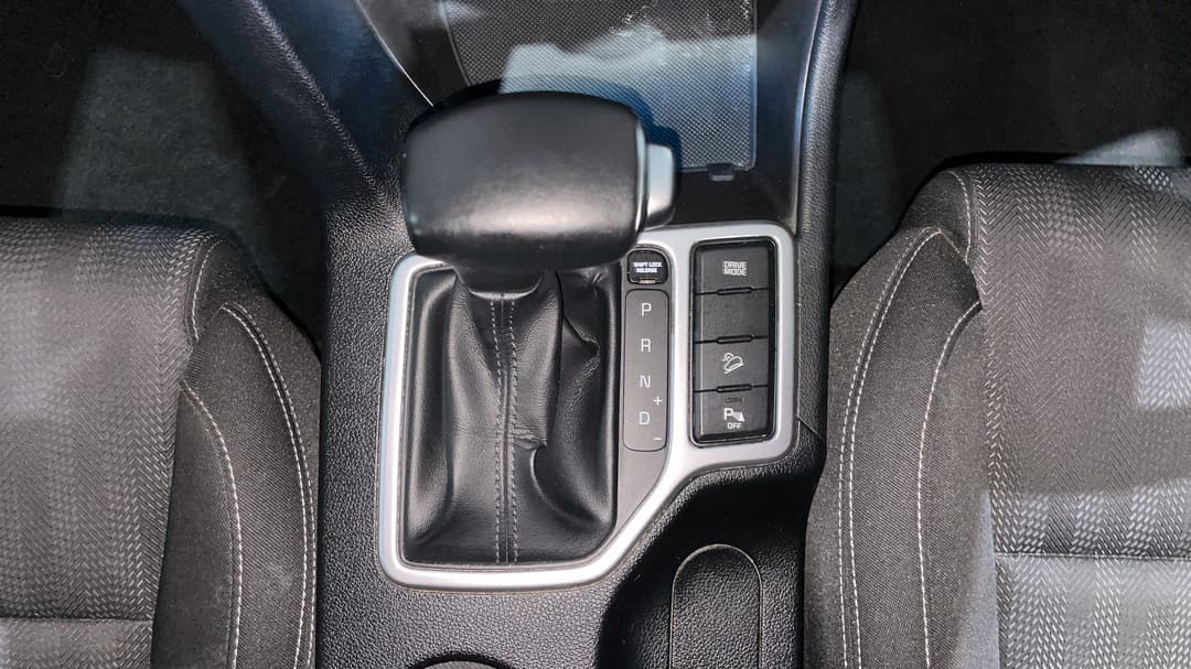 2019 Kia Sportage S (FWD), Automatic, 134554 km, Gear Lever 