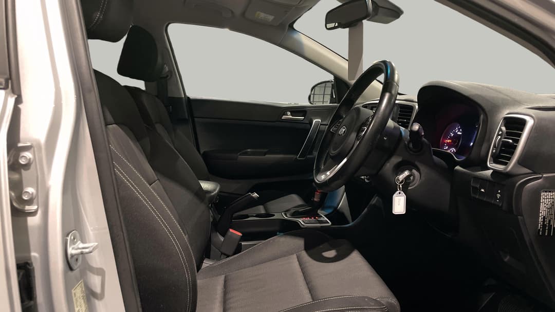 2019 Kia Sportage S (FWD), Automatic, 134554 km, Right Side Front Door Cabin View