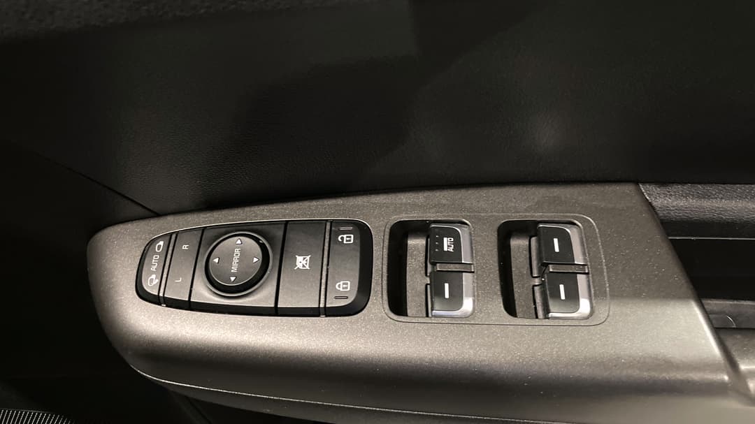 2019 Kia Sportage S (FWD), Automatic, 134554 km, Drivers Side Door Panel Controls