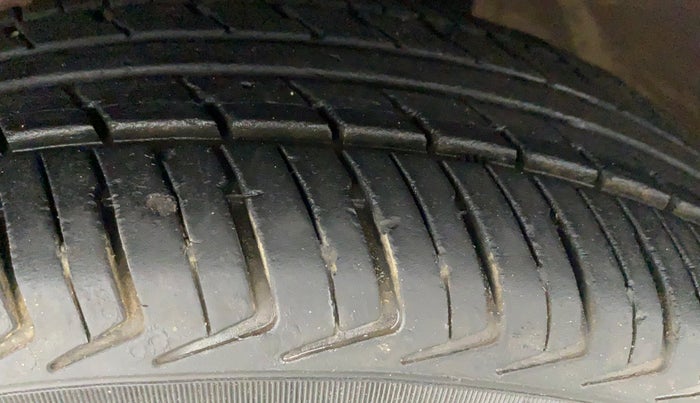 2019 Renault Kwid RXL, Petrol, Manual, 25,519 km, Left Rear Tyre Tread