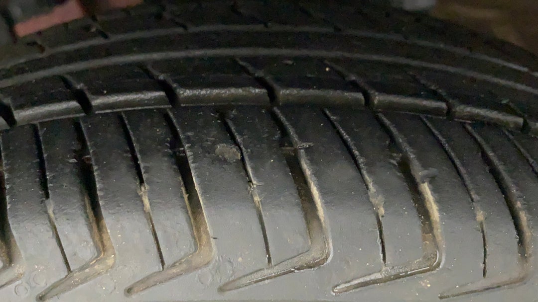Left Front Tyre Tread