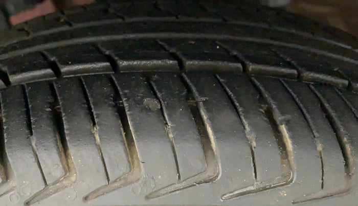 2019 Renault Kwid RXL, Petrol, Manual, 25,519 km, Left Front Tyre Tread