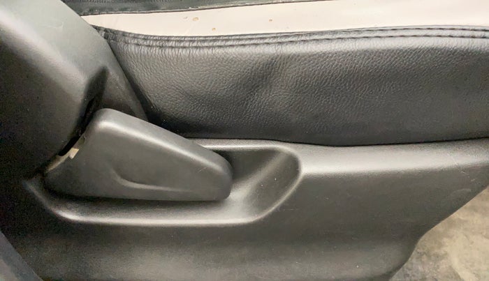 2016 Datsun Redi Go SPORT, Petrol, Manual, 79,233 km, Driver Side Adjustment Panel