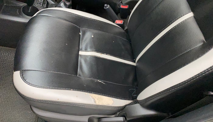 2016 Datsun Redi Go SPORT, Petrol, Manual, 79,233 km, Front left seat (passenger seat) - Cover slightly torn