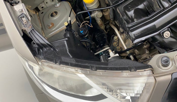 2016 Datsun Redi Go SPORT, Petrol, Manual, 79,233 km, Right headlight - Clamp has minor damage