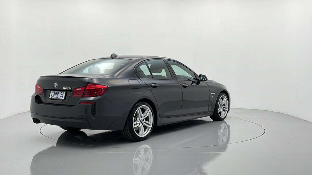 Right Back Diagonal (45- Degree) View