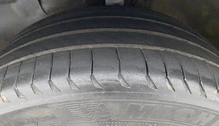 2020 Hyundai Elite i20 ASTA 1.2 (O), Petrol, Manual, 67,295 km, Left Front Tyre Tread