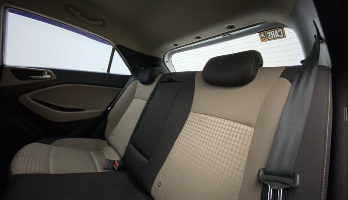 2020 Hyundai Elite i20 ASTA 1.2 (O), Petrol, Manual, 67,295 km, Right Side Rear Door Cabin