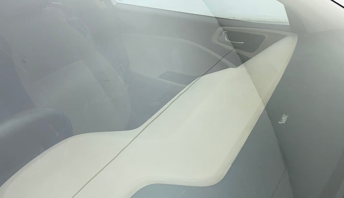 2020 Hyundai Elite i20 ASTA 1.2 (O), Petrol, Manual, 67,295 km, Front windshield - Minor spot on windshield