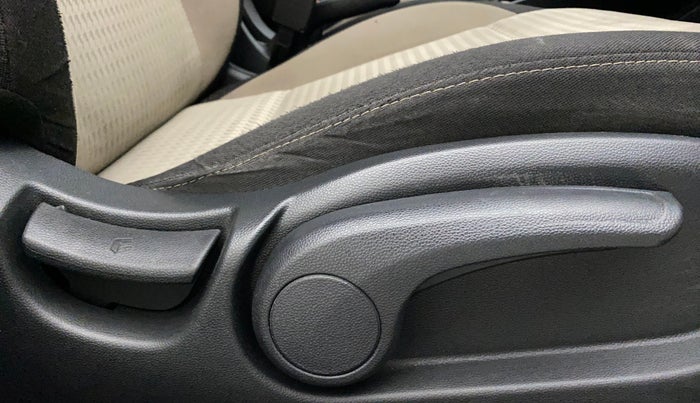 2020 Hyundai Elite i20 ASTA 1.2 (O), Petrol, Manual, 67,295 km, Driver Side Adjustment Panel