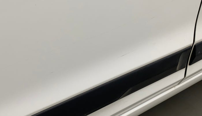 2020 Hyundai Elite i20 ASTA 1.2 (O), Petrol, Manual, 67,295 km, Right rear door - Minor scratches